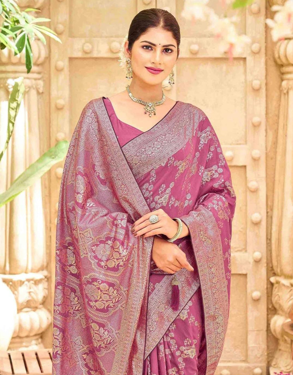 Exquisite Brocade Saree Weaving Artistry Showcases Festive Grandeur