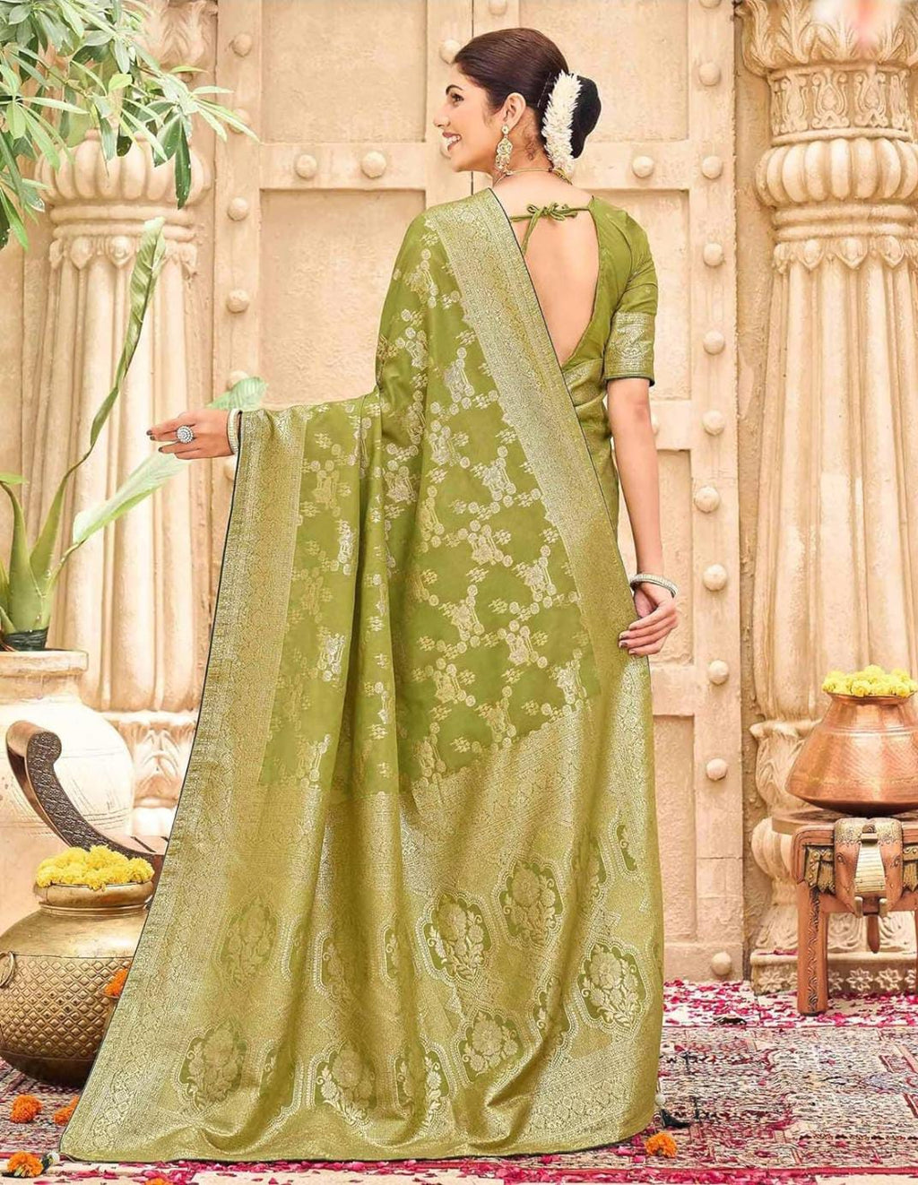 Exquisite Brocade Saree Weaving Artistry Showcases Festive Grandeur