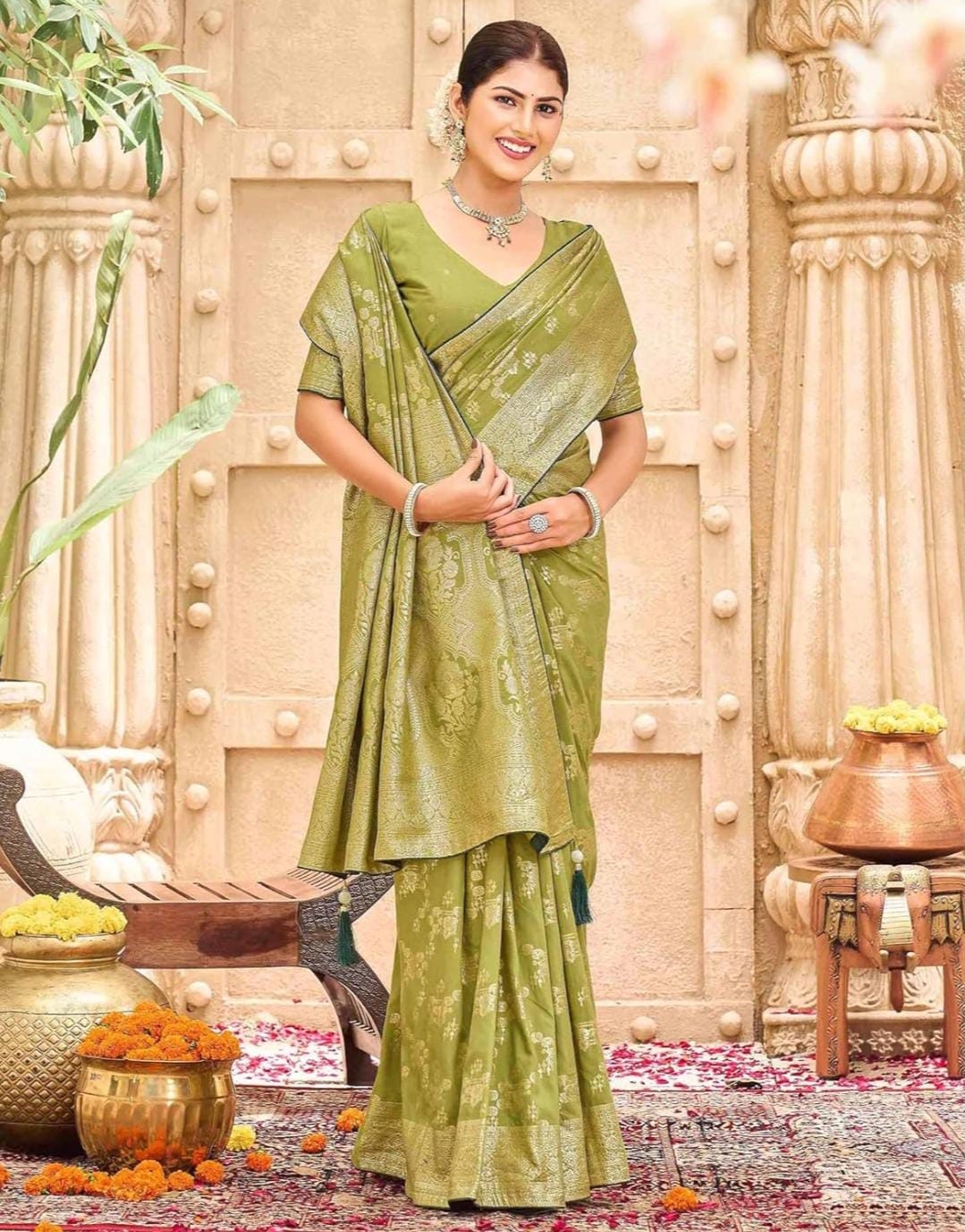 Exquisite Brocade Saree Weaving Artistry Showcases Festive Grandeur