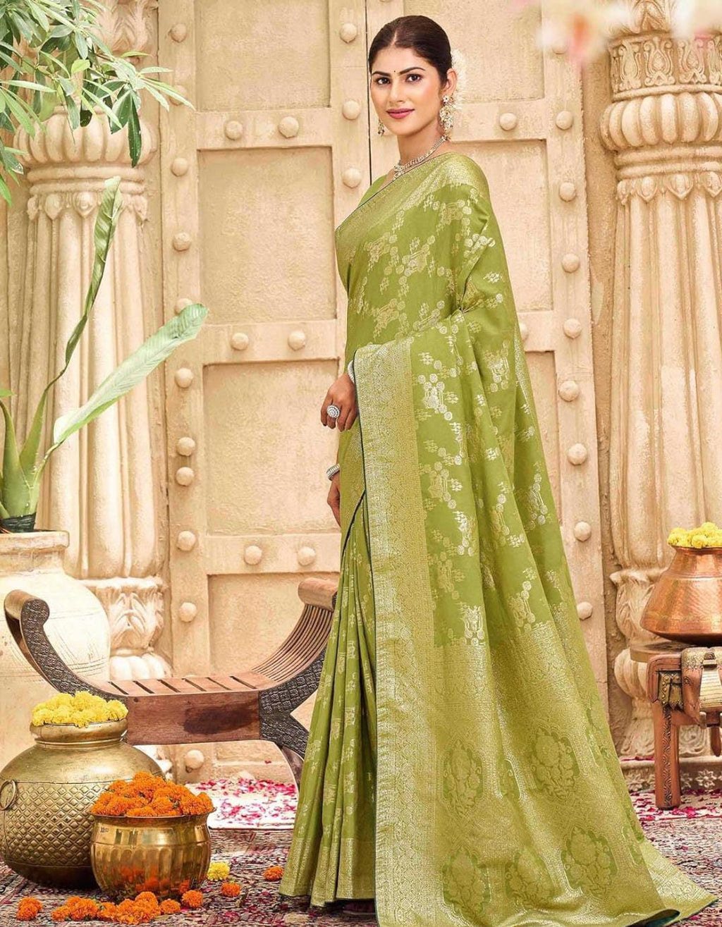 Exquisite Brocade Saree Weaving Artistry Showcases Festive Grandeur