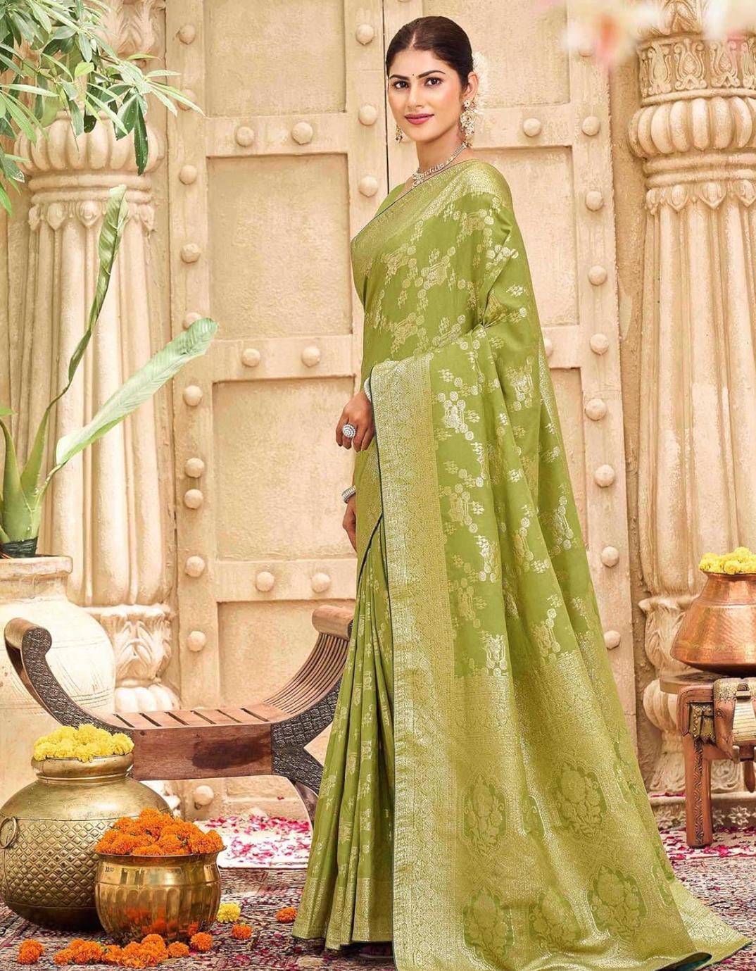 Exquisite Brocade Saree Weaving Artistry Showcases Festive Grandeur