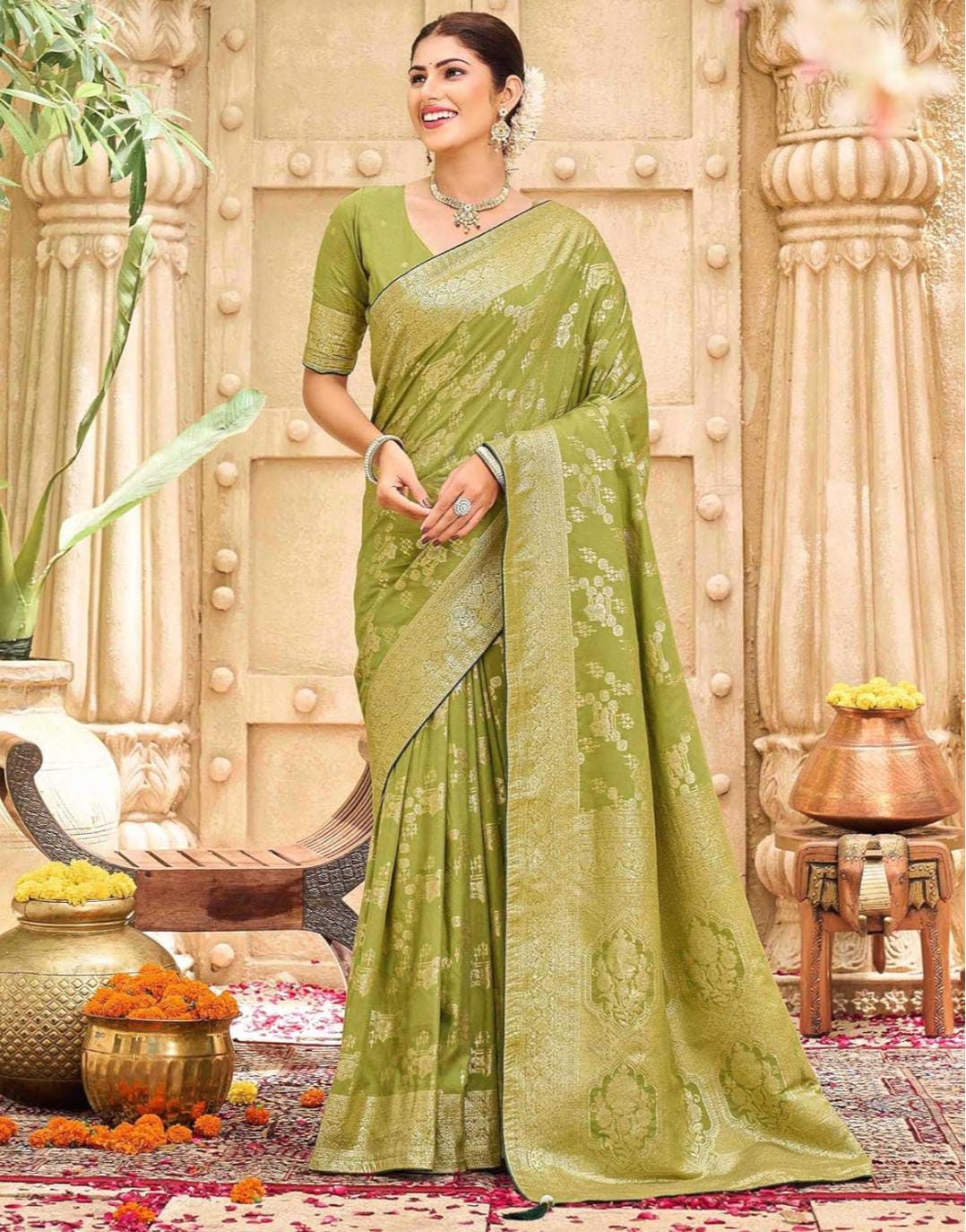 Exquisite Brocade Saree Weaving Artistry Showcases Festive Grandeur