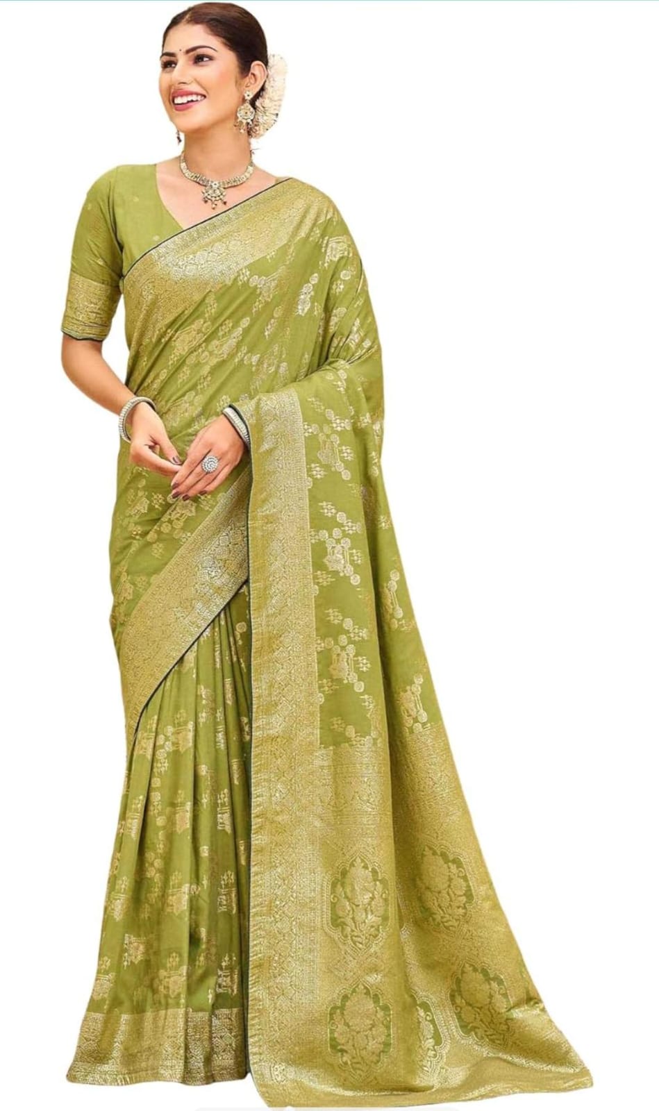 Exquisite Brocade Saree Weaving Artistry Showcases Festive Grandeur