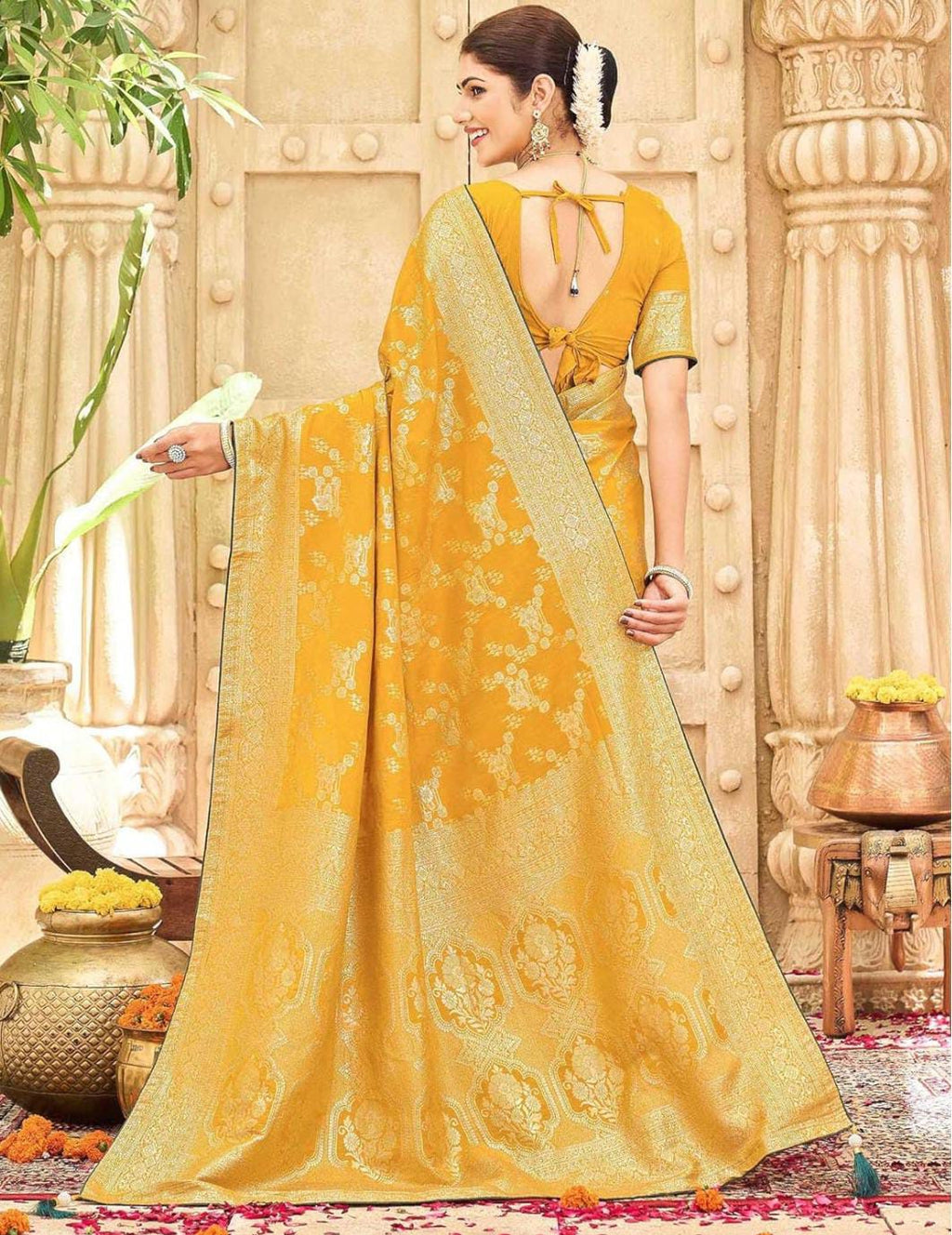 Exquisite Brocade Saree Weaving Artistry Showcases Festive Grandeur