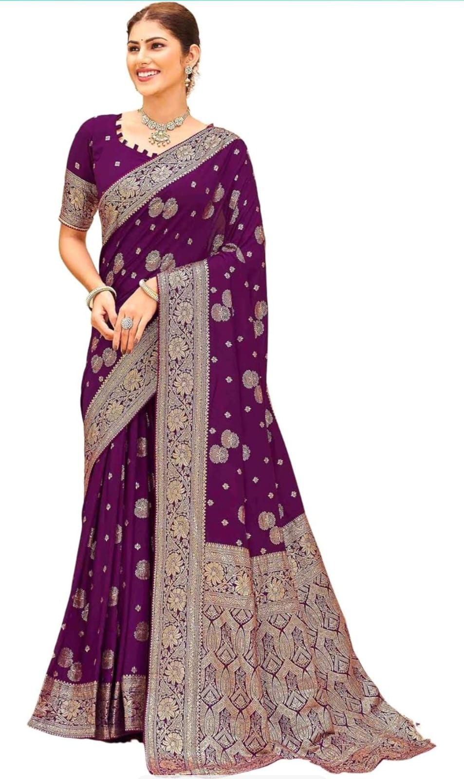 Exquisite Brocade Saree Weaving Artistry Showcases Festive Grandeur