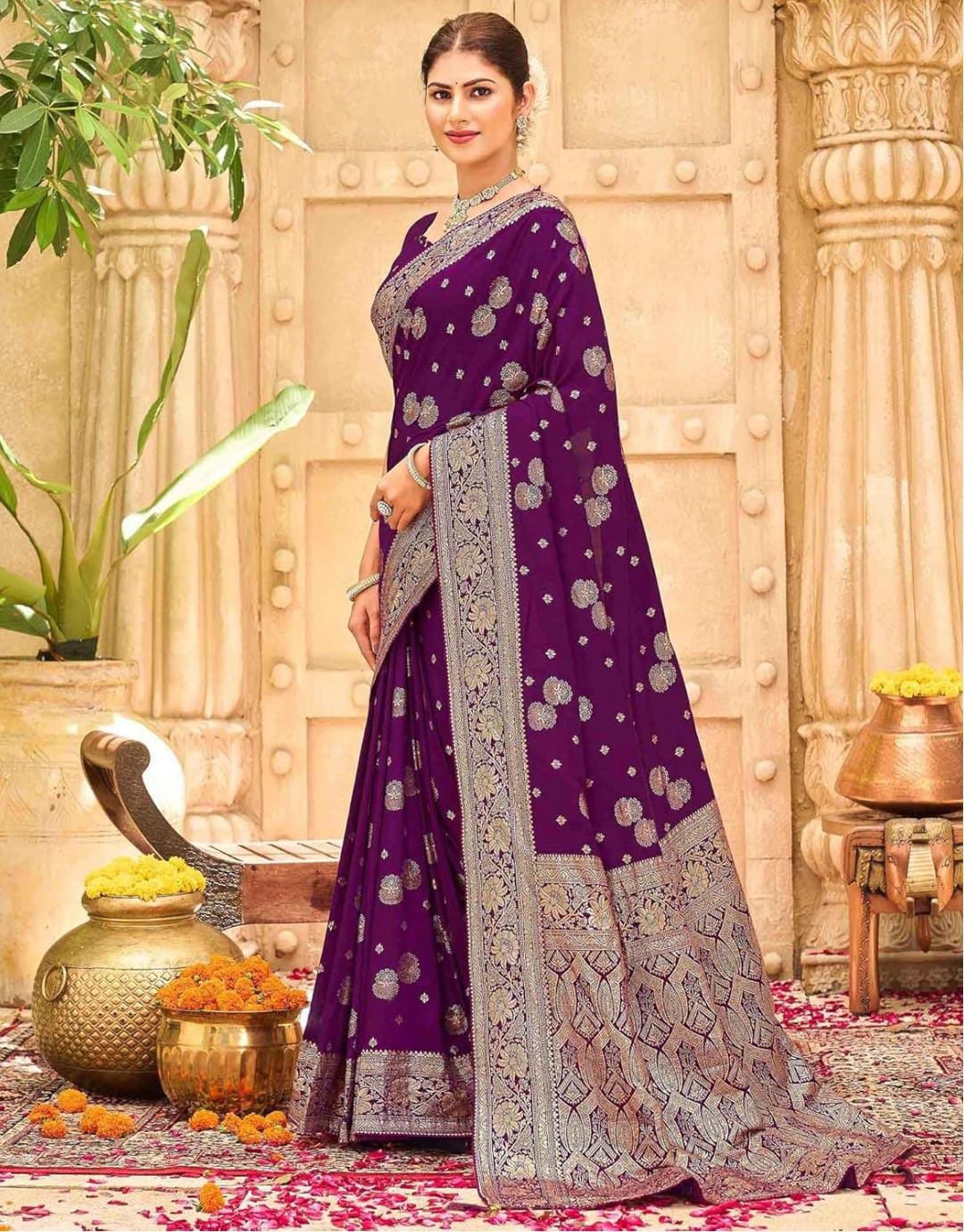 Exquisite Brocade Saree Weaving Artistry Showcases Festive Grandeur