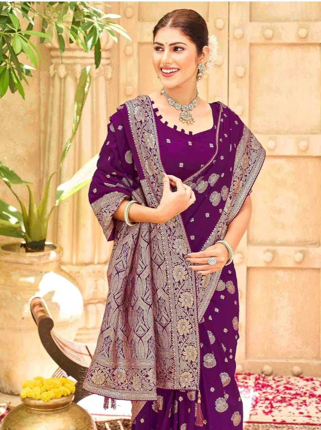 Exquisite Brocade Saree Weaving Artistry Showcases Festive Grandeur