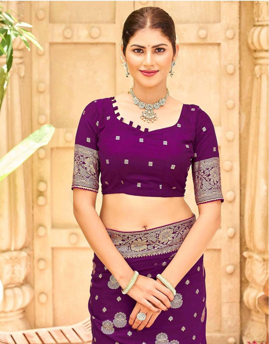 Exquisite Brocade Saree Weaving Artistry Showcases Festive Grandeur