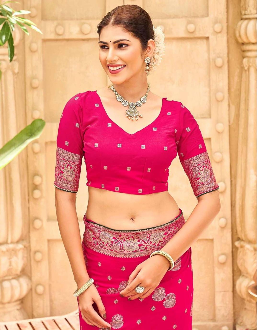 Exquisite Brocade Saree Weaving Artistry Showcases Festive Grandeur