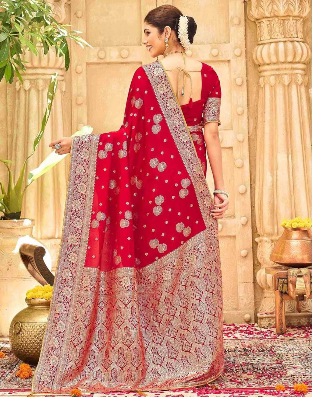 Exquisite Brocade Saree Weaving Artistry Showcases Festive Grandeur