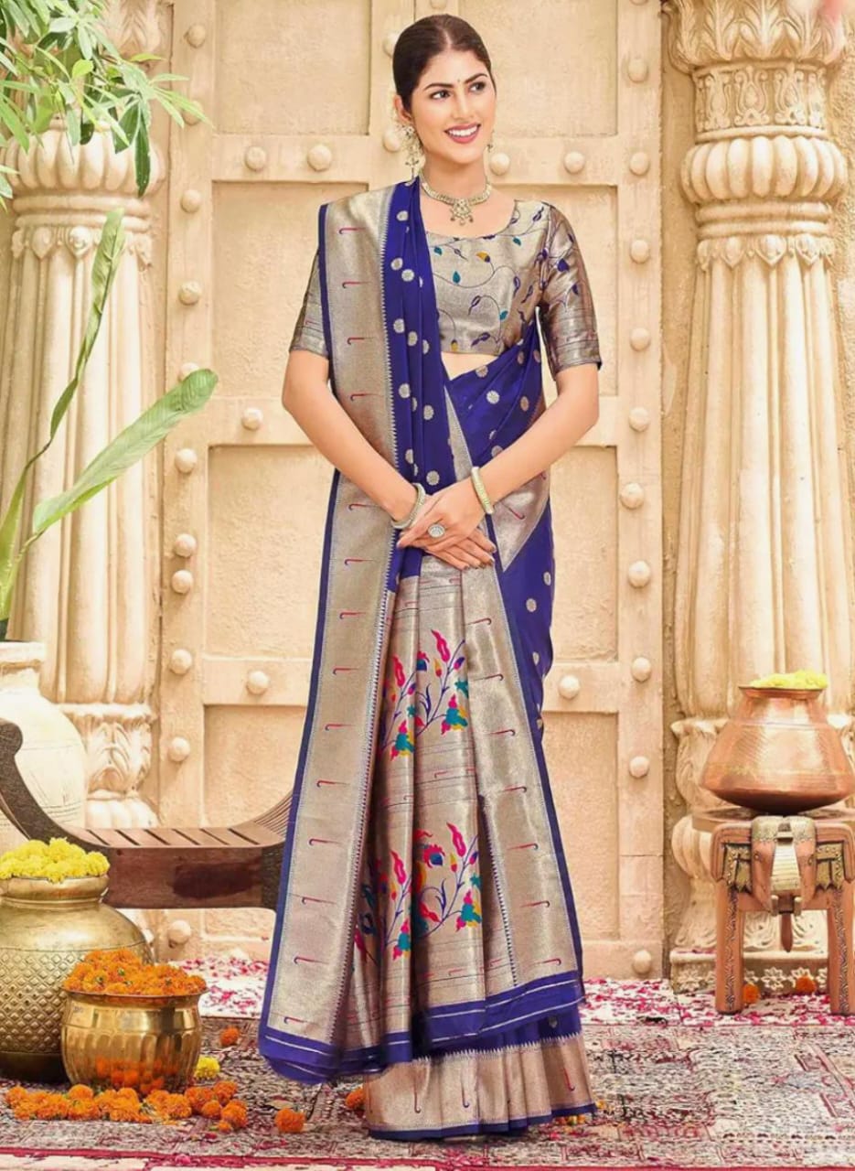 Stylish Saree with Small Dots and Detailed Border.