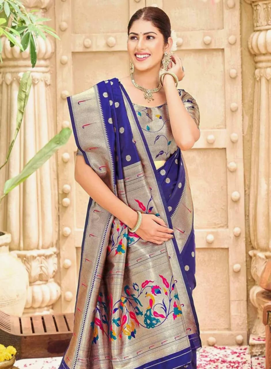 Stylish Saree with Small Dots and Detailed Border.