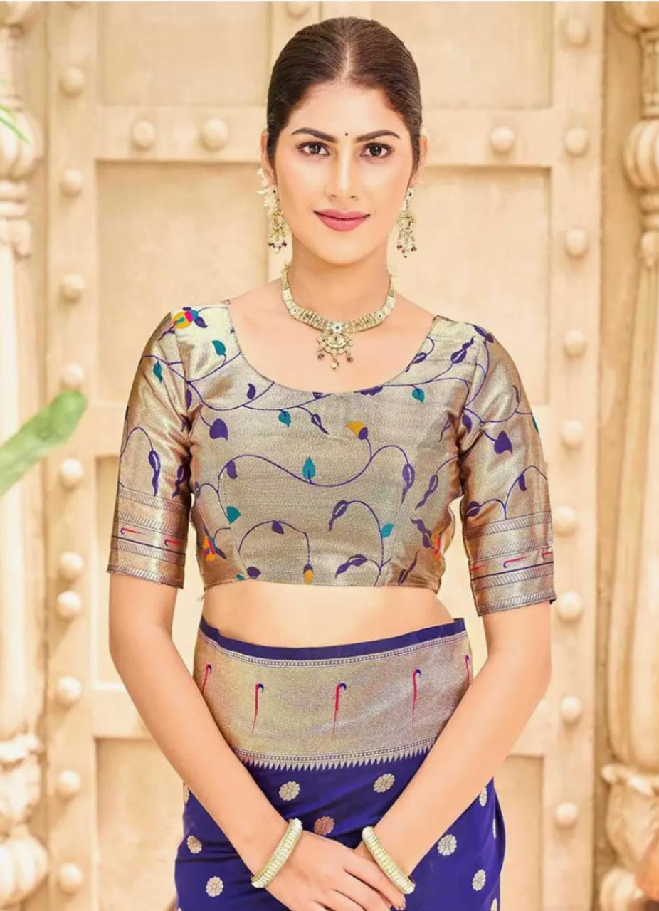 Stylish Saree with Small Dots and Detailed Border.