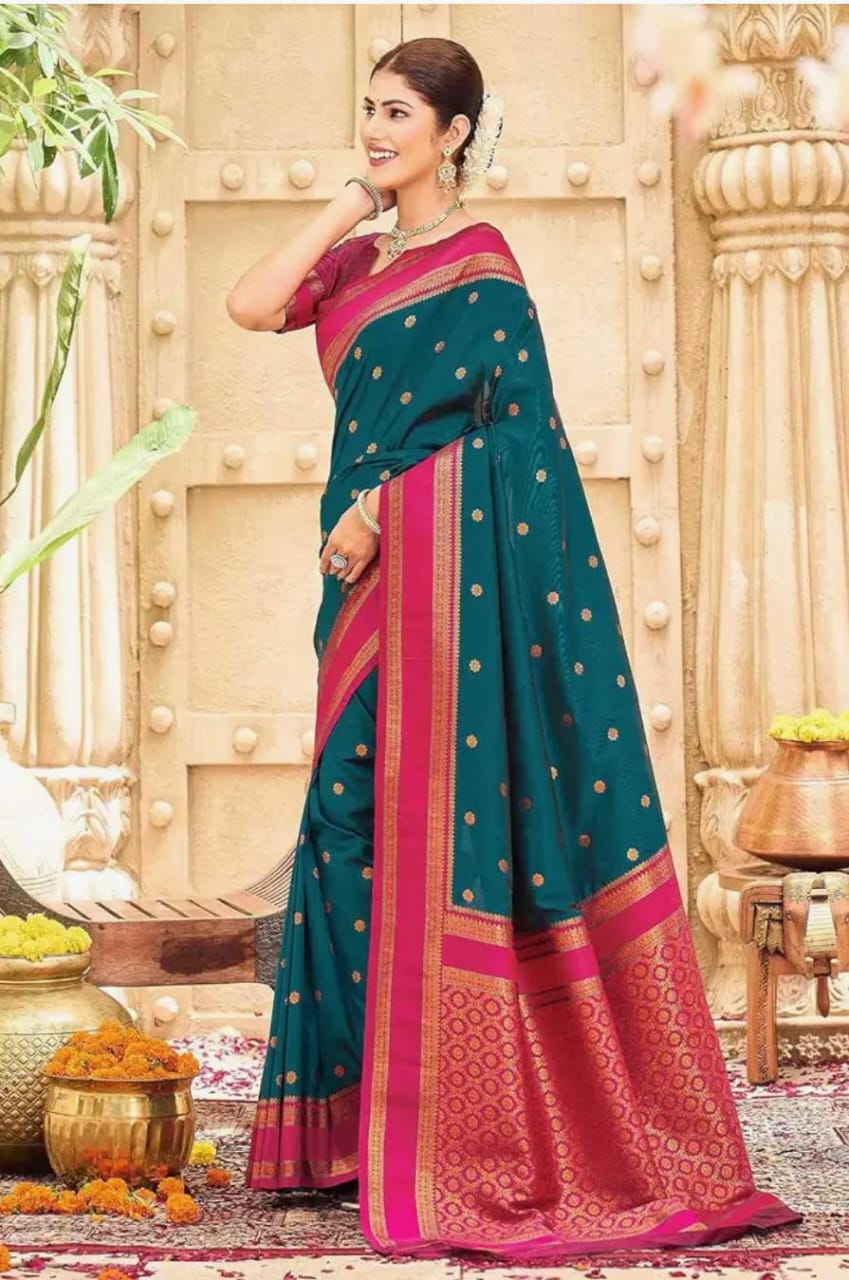 Stylish Saree with Small Dots and Detailed Border.