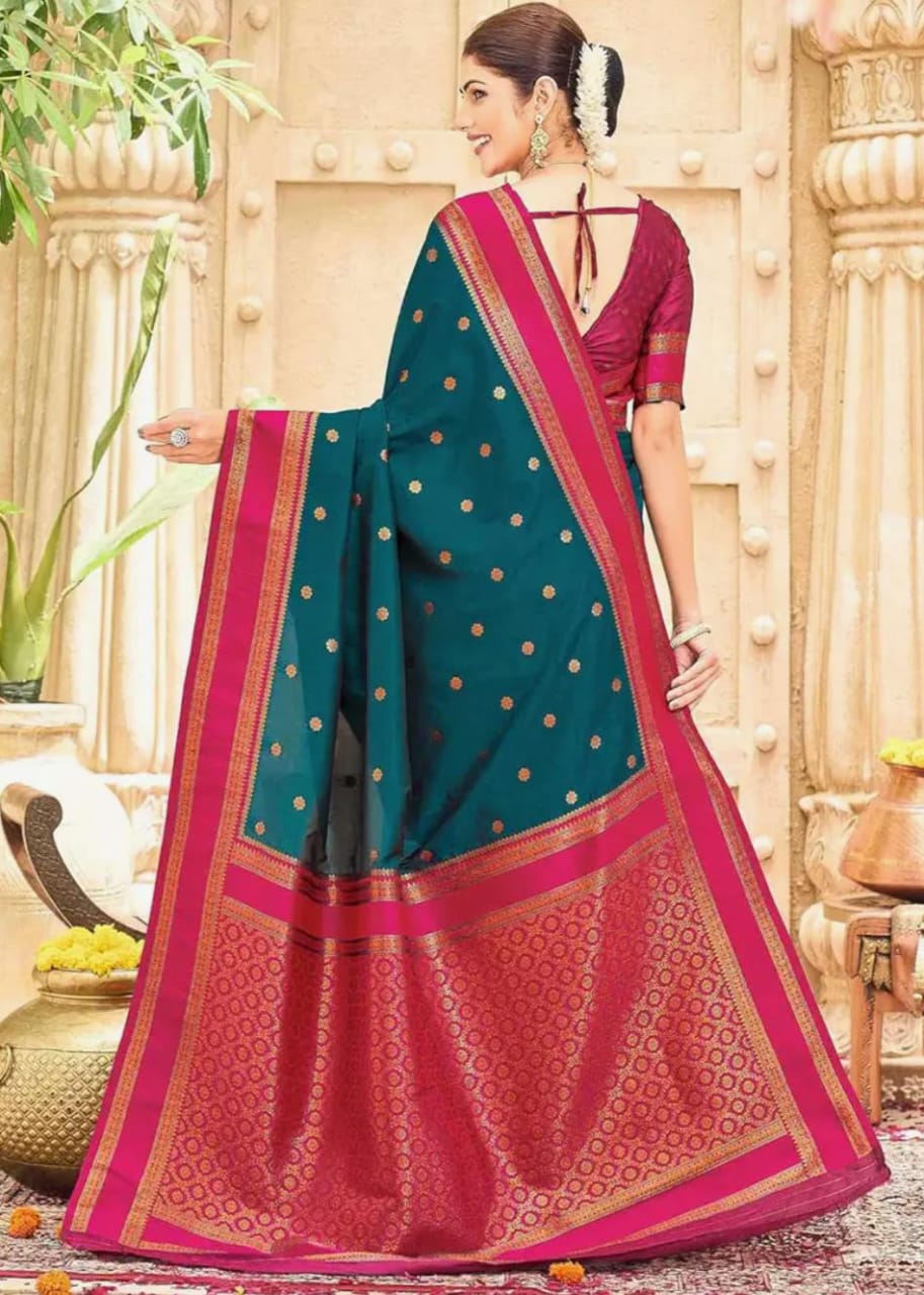Stylish Saree with Small Dots and Detailed Border.