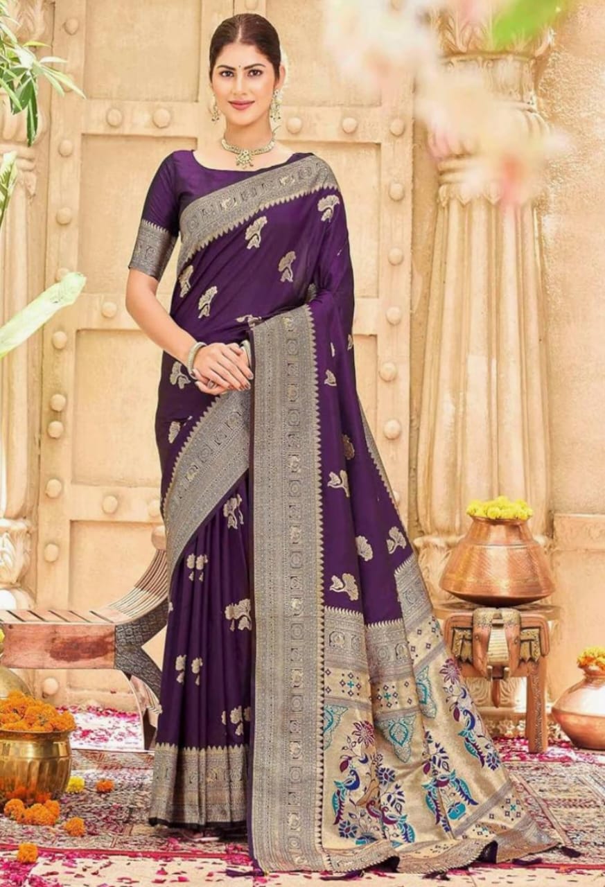 Stylish Saree with Small Dots and Detailed Border.
