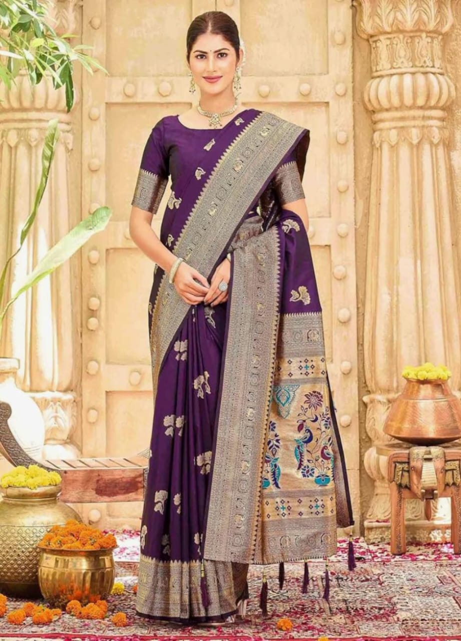 Stylish Saree with Small Dots and Detailed Border.