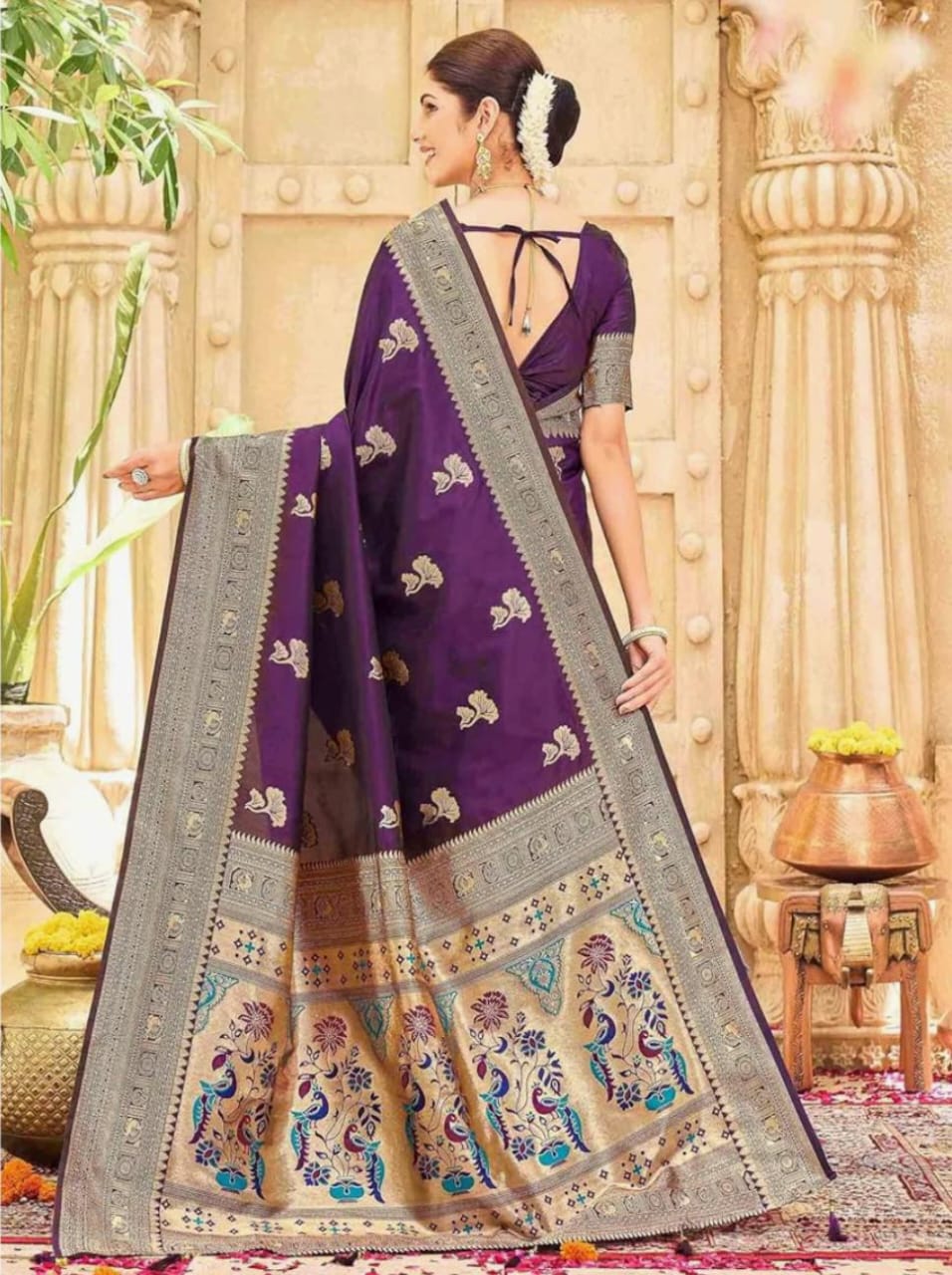 Stylish Saree with Small Dots and Detailed Border.