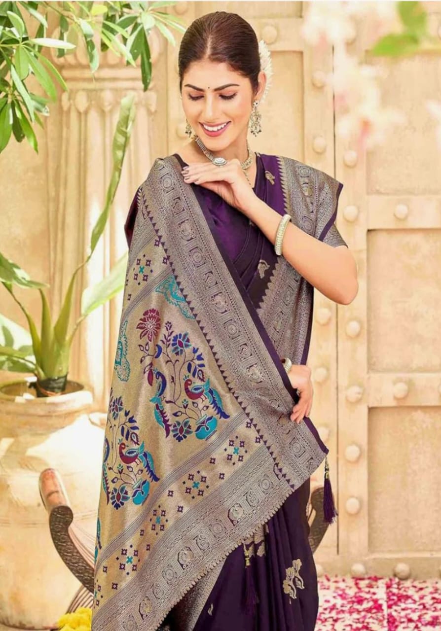 Stylish Saree with Small Dots and Detailed Border.
