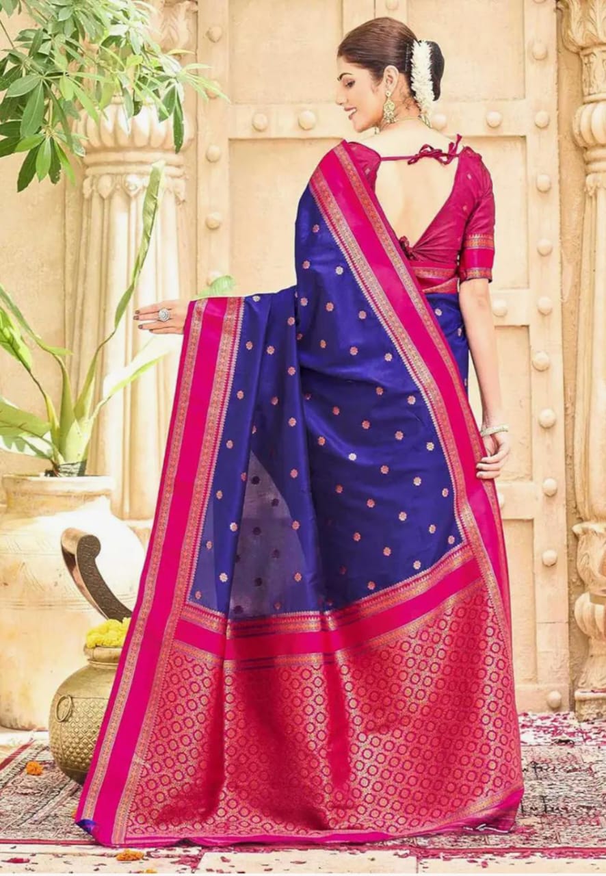 Stylish Saree with Small Dots and Detailed Border.