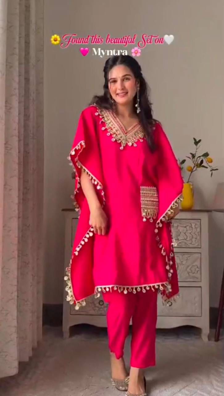 Lilac Kaftan & Pant Set with Golden Detailing