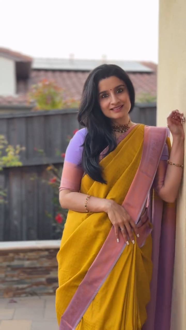 Golden Yellow Saree Elegance Paired With Soft Lavender Pallu Beauty.