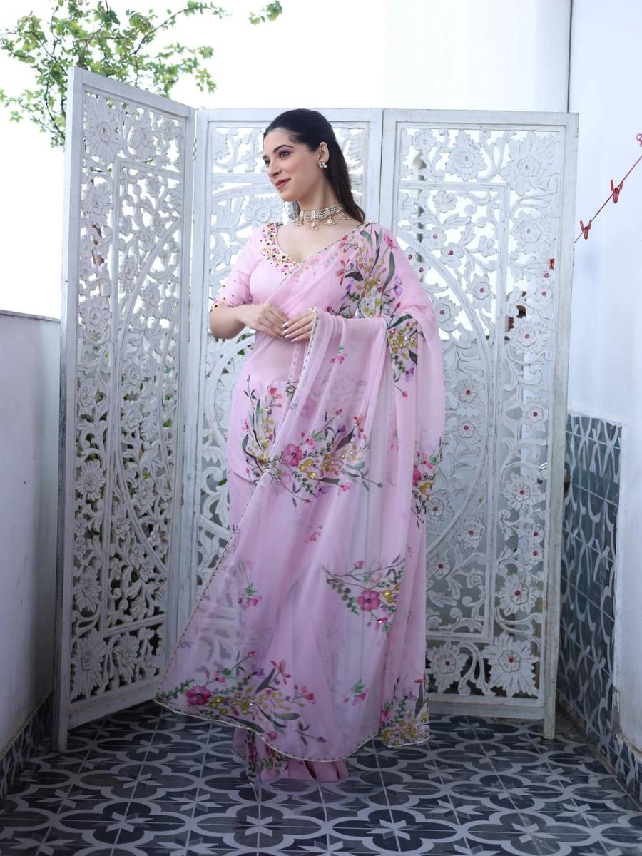 Graceful Saree with Hand-Painted Floral Motifs